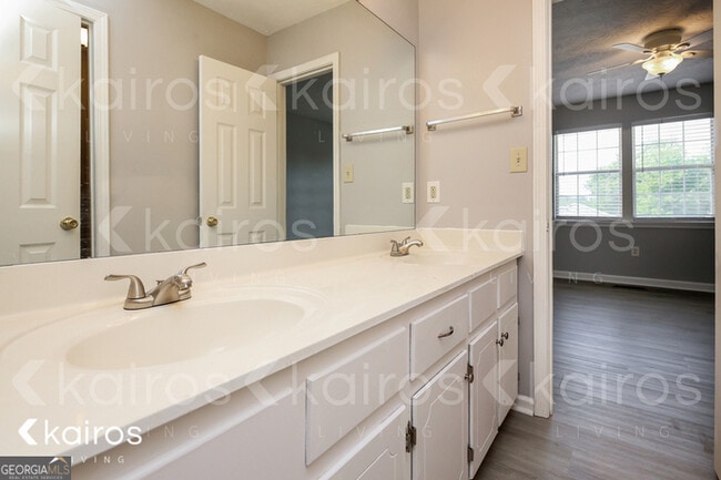 Building Photo - 105 Fawn Dr