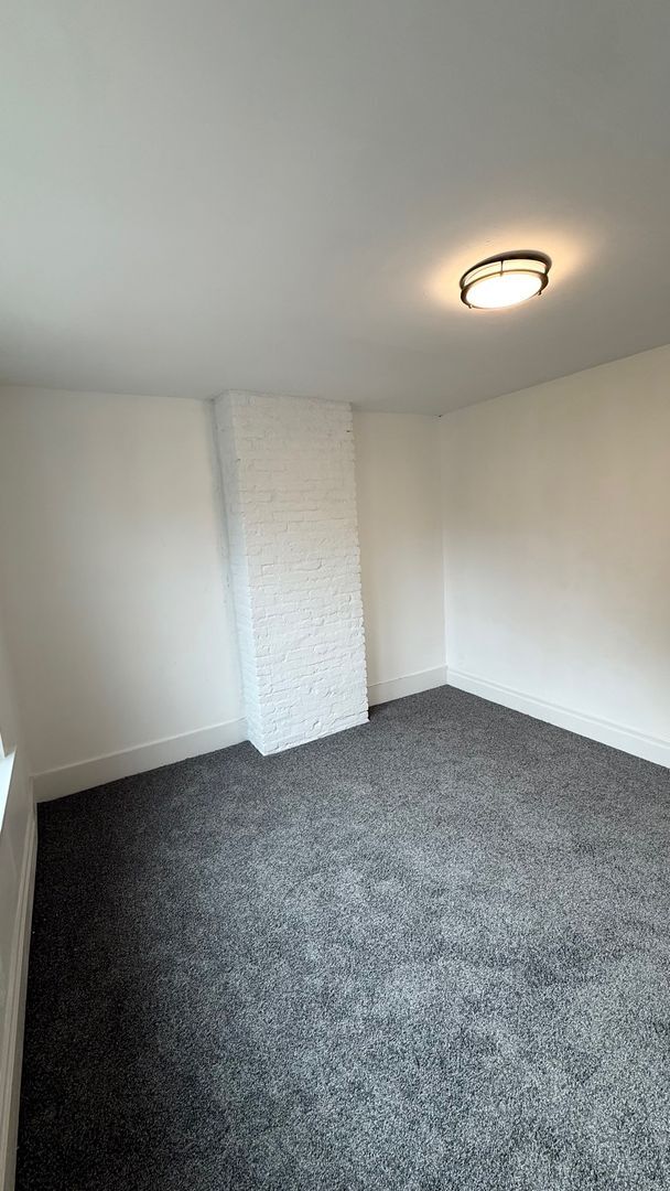 Building Photo - Newly Renovated 3 Bedroom in Arlington- New Kitchen and Bath with HUGE Backyard!!