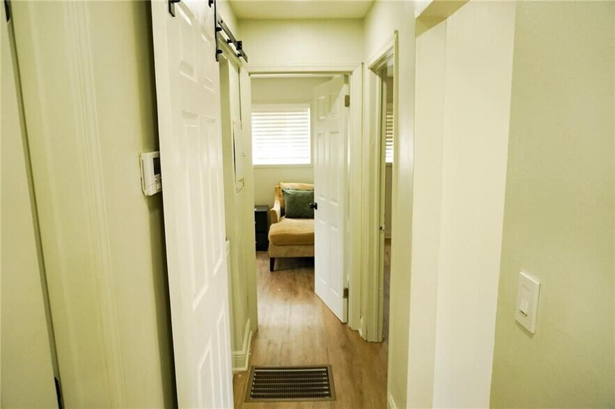 Building Photo - 1875 Dunlap Ave