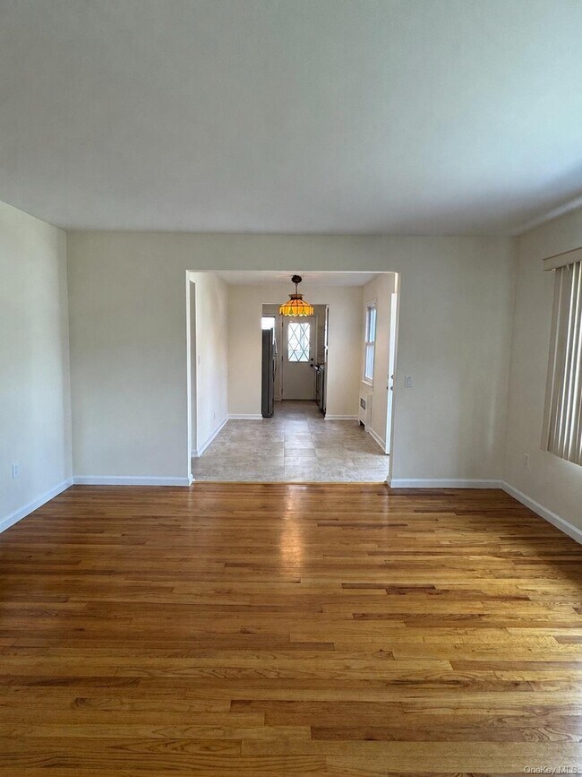 Building Photo - 11 Linden Ct