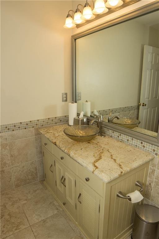 Building Photo - 5025 Baywood Dr