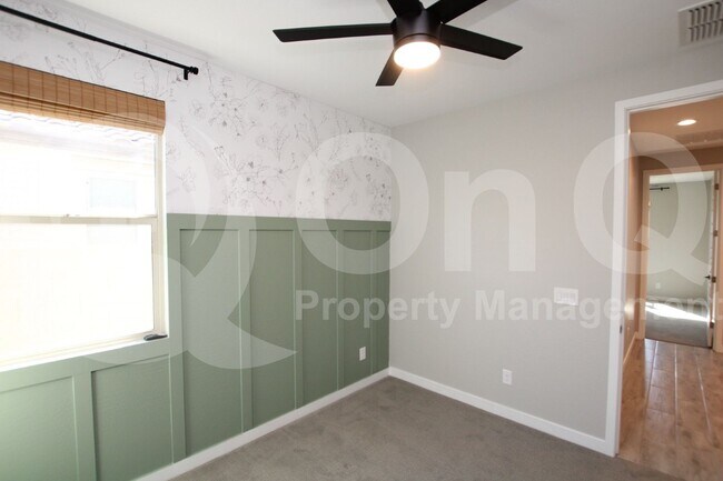 Building Photo - 18032 W Elizabeth Ave