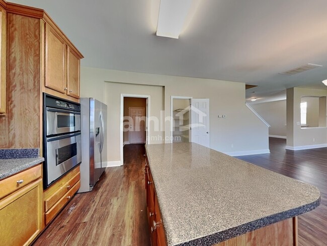 Building Photo - 238 Larktree Ln