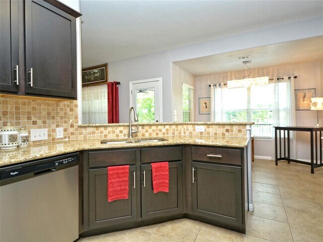 Building Photo - 219 Valley Oaks Loop