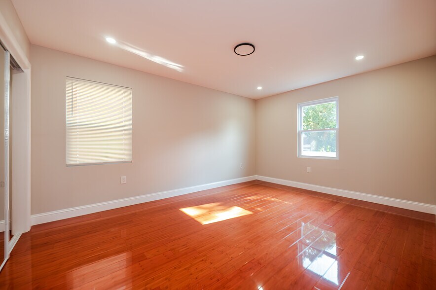 Building Photo - 10713 220th St