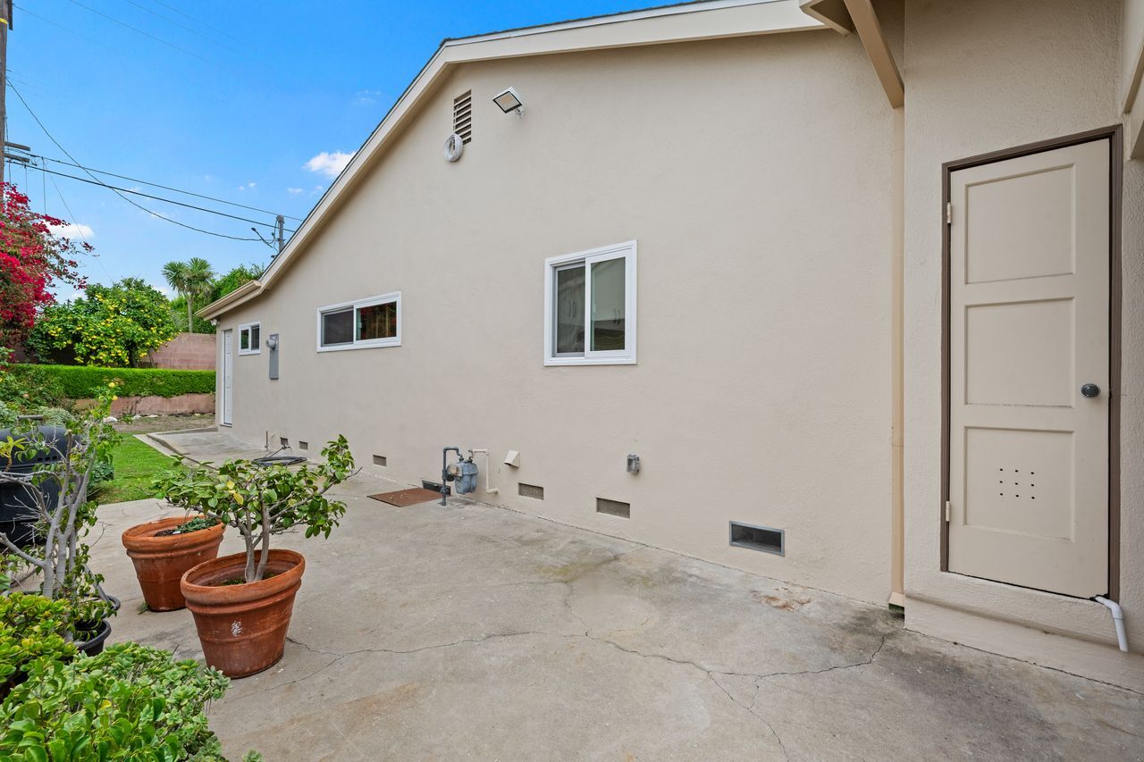 Building Photo - 6204 S Corning Ave