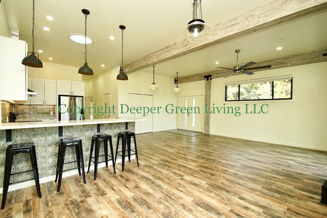 Building Photo - 2 Bedroom Woodacre Home with Views!