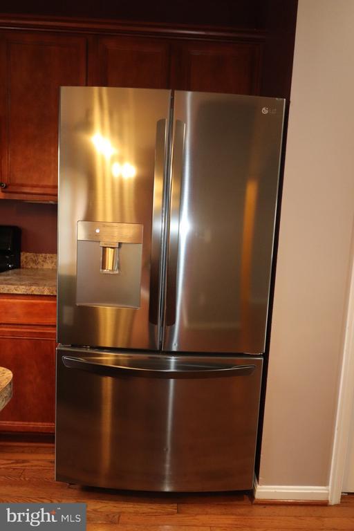 Building Photo - 104 Stingray Ct