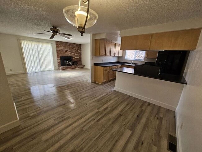 Building Photo - 3 Bedroom 2 Bath 2 Car Garage home in the ...