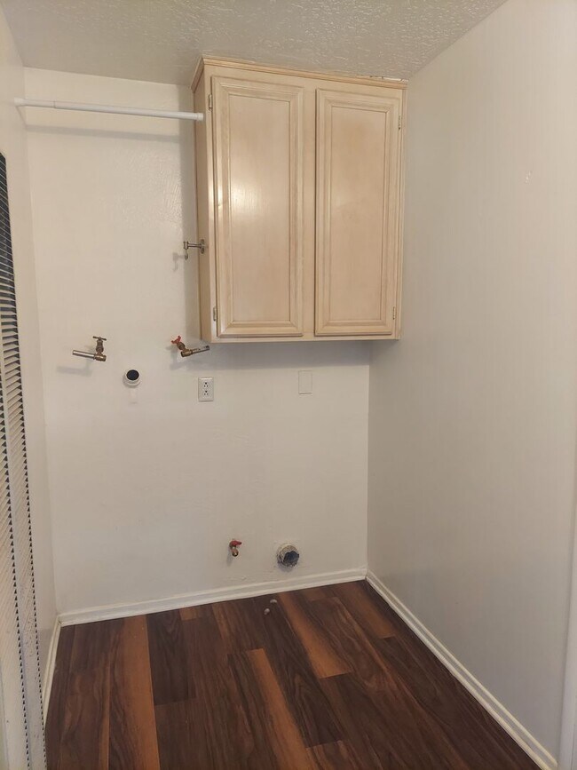 Building Photo - Quaint home walking distance to Covington ...