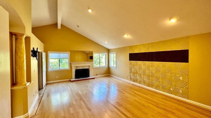 Building Photo - 825 Feather River St
