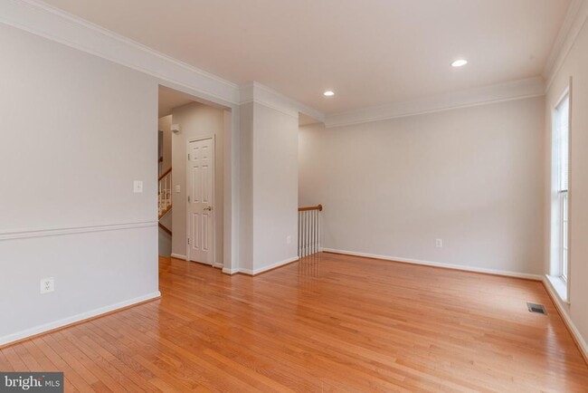 Building Photo - 21927 Windy Oaks Square