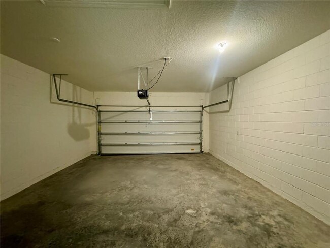 Building Photo - 16085 Scarpetta St