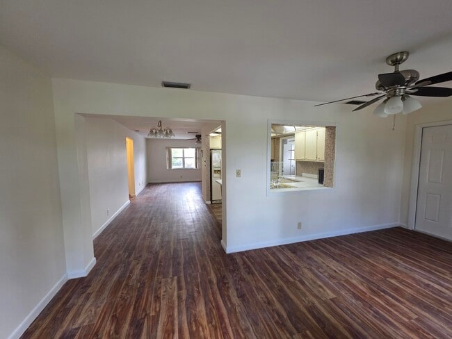 Building Photo - 7195 NW 9th Ct