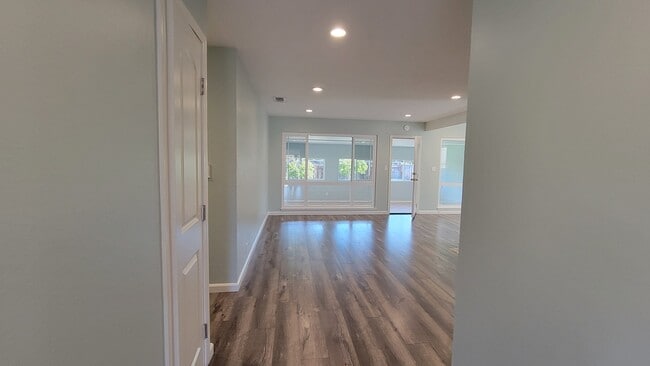 Building Photo - 28022 Thackeray Ave