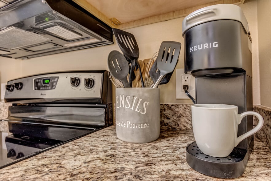 Kitchen & Keurig coffee maker - 5751 N Kolb Rd