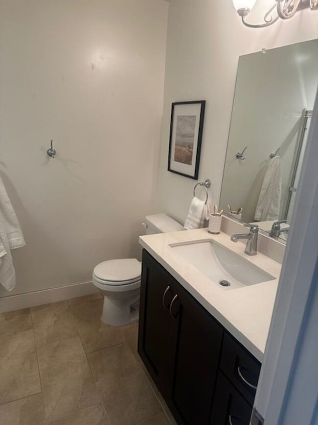 Building Photo - 3 Bedroom, 3.5 Bath Townhouse Style Condo ...