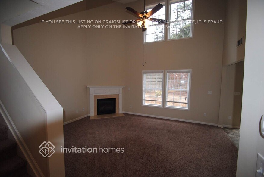 Building Photo - 1221 Pine Acre Dr NE