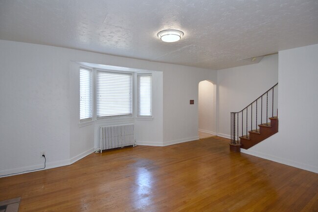 Building Photo - 121 Owendale Ave