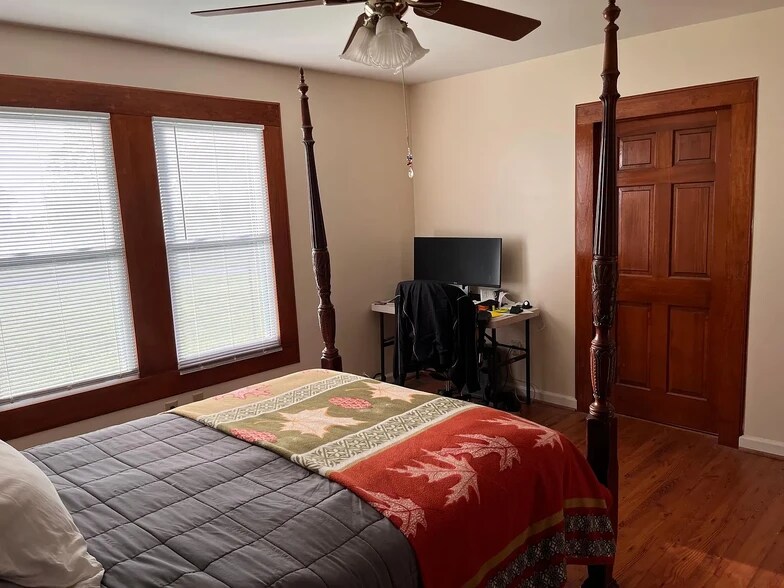 Master Bedroom - 181 Belue Rd