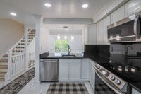 Building Photo - 9 Stillwood Cir