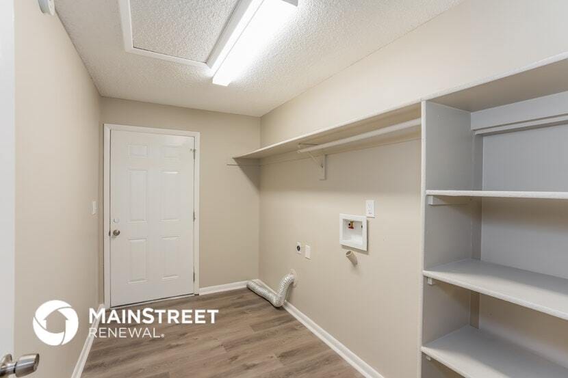 Building Photo - 3151 Valley High Dr
