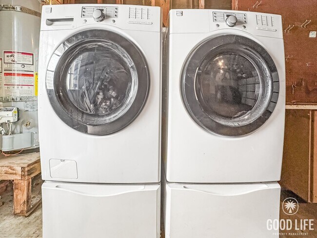 Building Photo - Beautiful 4Bd/2.5Ba Spacious Home in Mission Viejo w/Large Front & Back Yard!