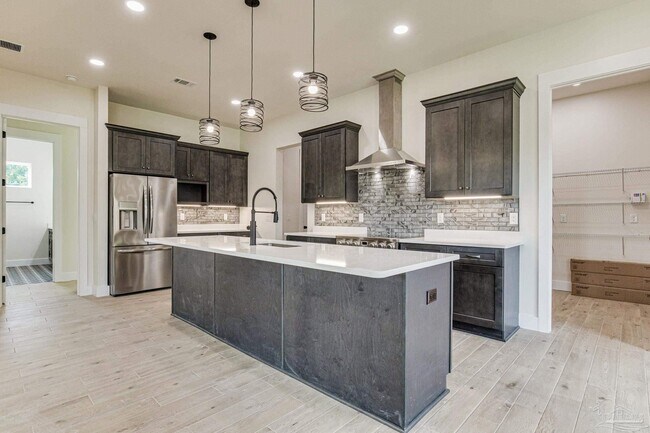 Building Photo - 412 Elcino Dr