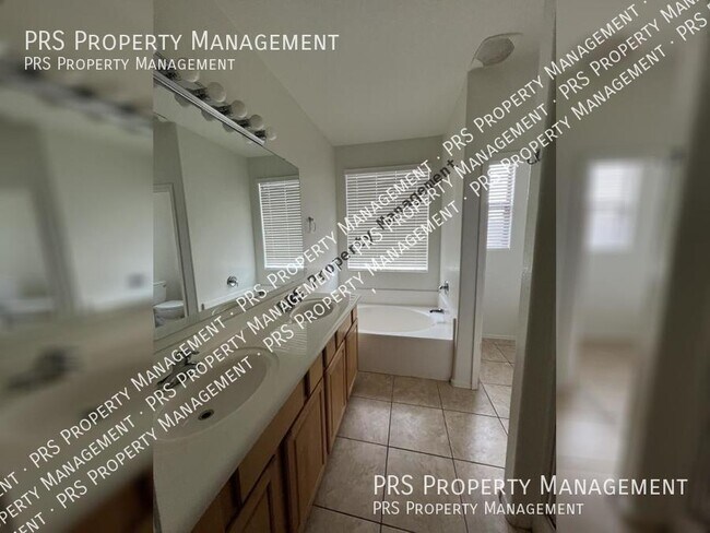 Building Photo - 4135 E Bellerive Dr