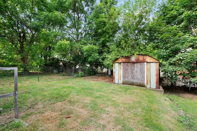 Building Photo - Stunning 4 bedroom home in Ambridge availa...