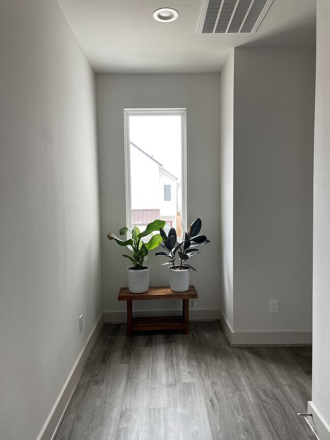 Building Photo - 4418 Bora Bora Ln