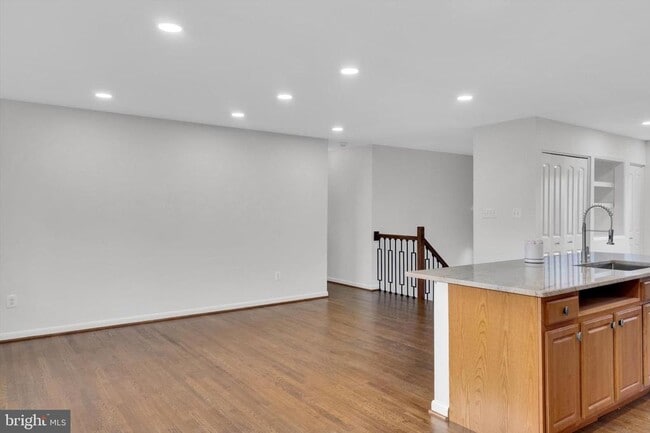 Building Photo - 4224 Kinmount Rd