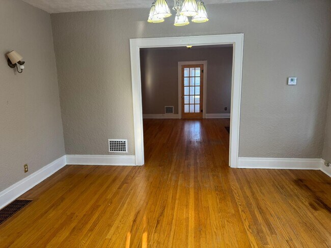 Building Photo - 258 Hickok Ave