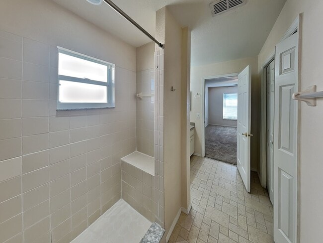 Building Photo - 523 Terranova Cir