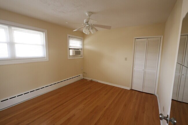 Building Photo - 3151 N Melvina Ave