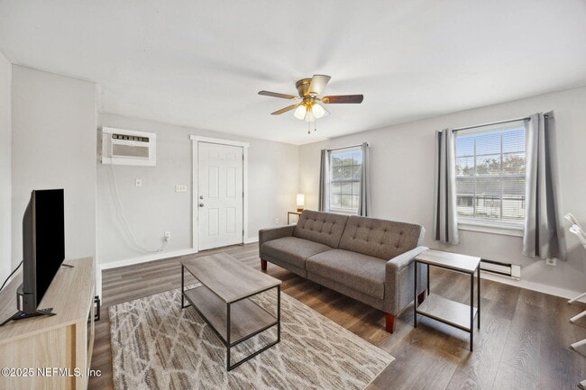 Building Photo - 5342 Kingsbury St