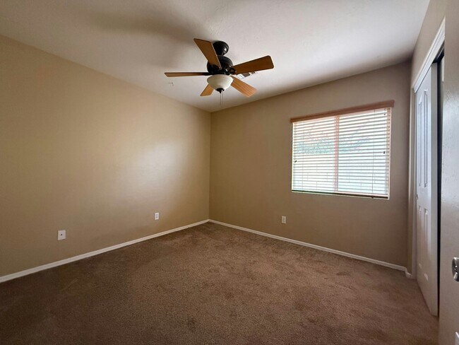 Building Photo - 3625 E Thunderheart Trail