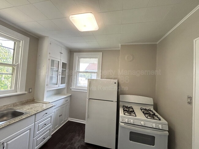 Building Photo - 5563 Bosworth Pl