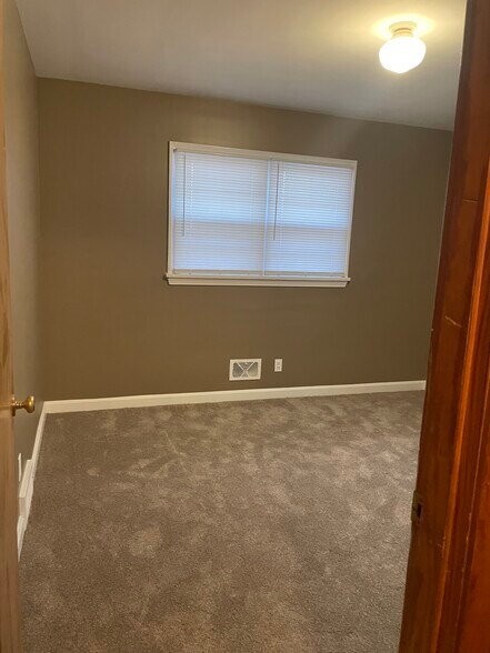 Bedroom 3 - 2606 Crums Ln