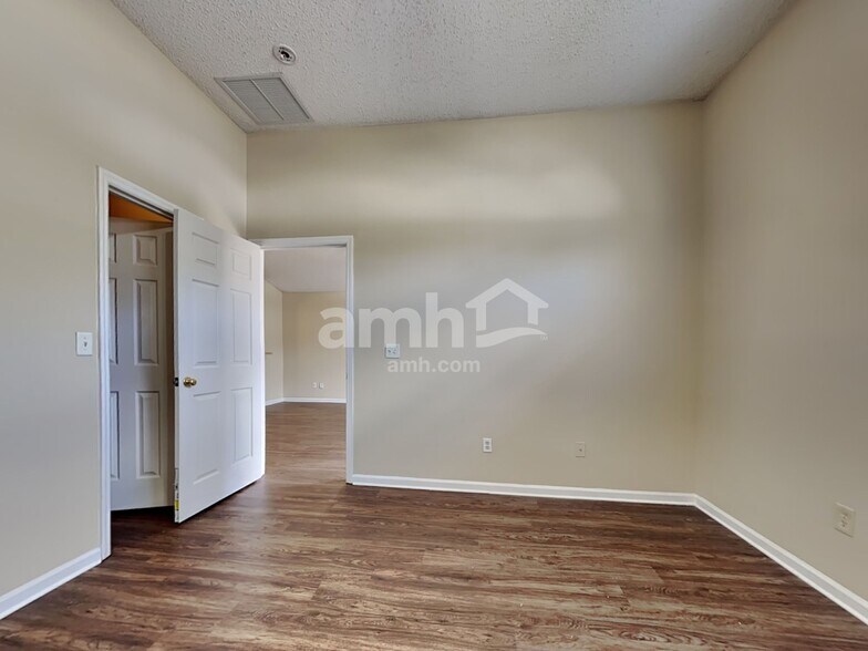 Building Photo - 6101 Morse Glen Ct