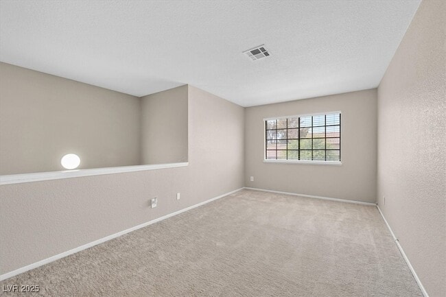Building Photo - 370 Manzanita St