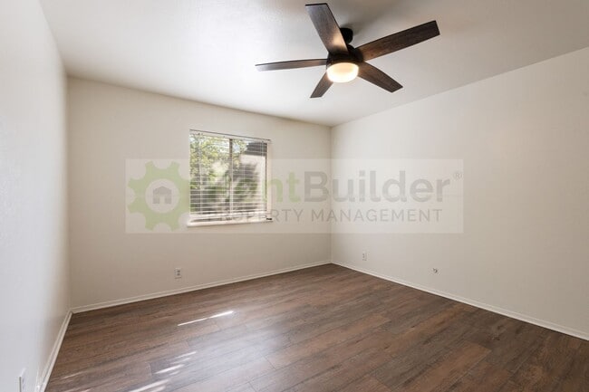 Building Photo - **ALL UTILITIES ARE INCLUDED!!