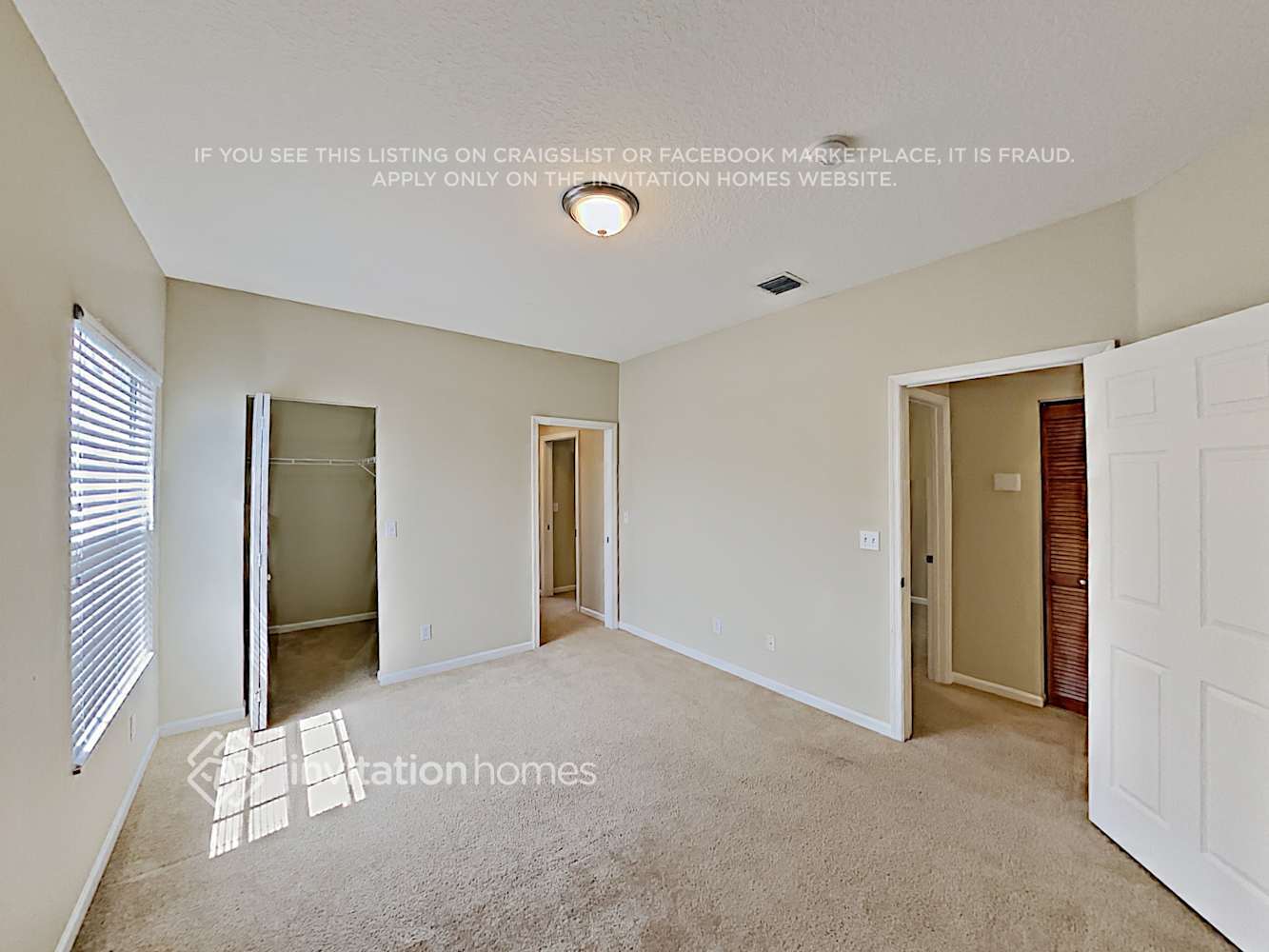 Building Photo - 10777 Pelican Dr