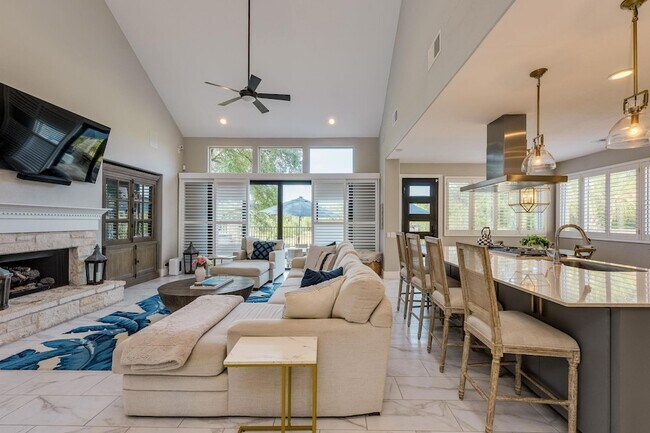 Building Photo - 12727 Cloud Mountain Crossing