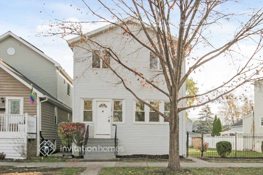 Primary Photo - 1102 Lathrop Ave