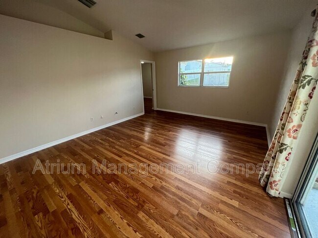 Building Photo - 3037 Bonkirk Dr