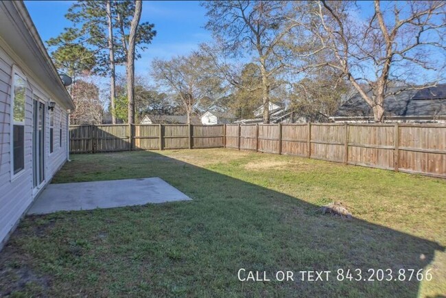 Building Photo - 9990 Hallsford Dr
