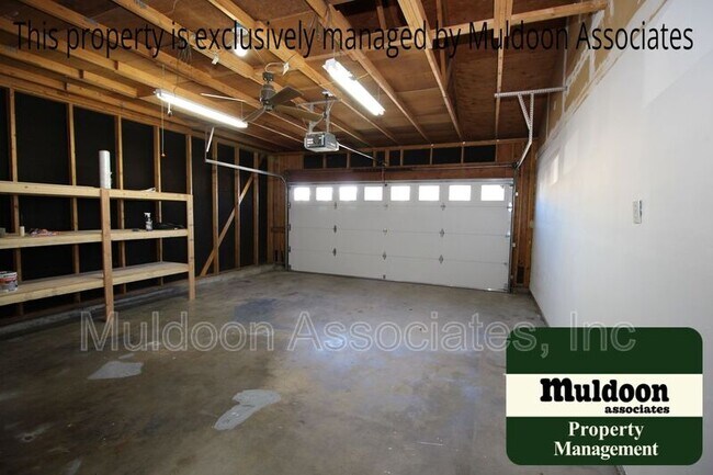 Building Photo - 7655 Vallhalla Dr