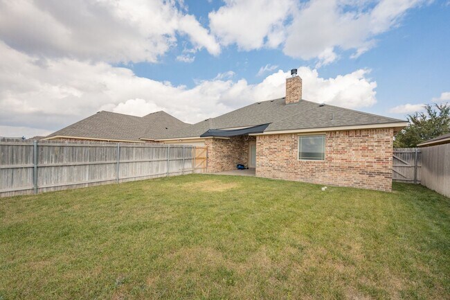 Building Photo - 3/2 in Hillside Terrace!