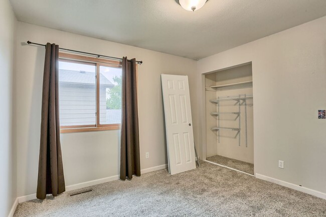 Building Photo - 4 Bedroom home in Fort Collins